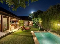 Villa Paloma Guest Pavilion, Garden at night